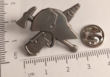 PIN/Anstecker FEUERWEHR (Helm, Spritze, Axt)
