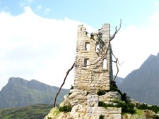 BURGFRIED Burgruine Spur