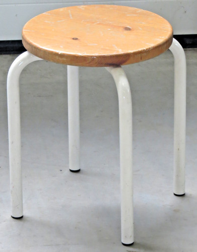 Stabiler alter hocker - hocker, mit
