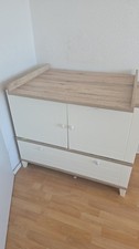 Kinderschrank mit Kinder