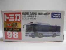 98 große Personentransporter