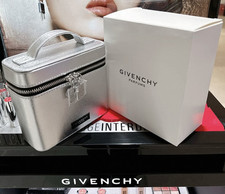 GIVENCHY