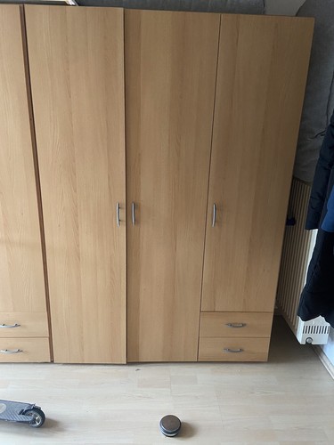 Kleiderschrank