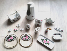 Trödelkiste Flohmarktartikel Badezimmerutensilien Porzellan 