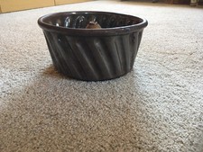 Alte Gugelhupf Backform aus Steingut, Durchmesser ca. 25 Cm Höhe 12 Cm Vintage