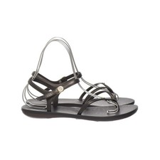 Gisele Bundchen, Sandalen