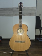 HOCHWERTIGE Konzertgitarre -