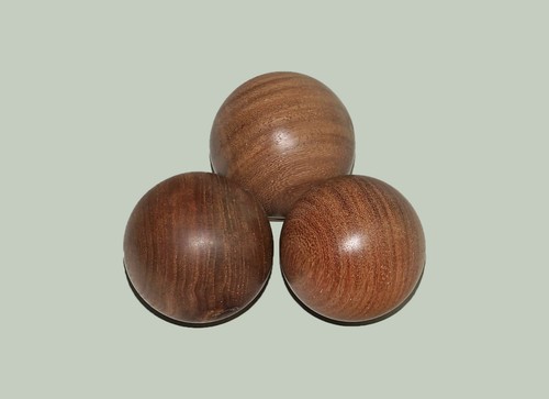 Kugeln aus holz - 3, (ulme)