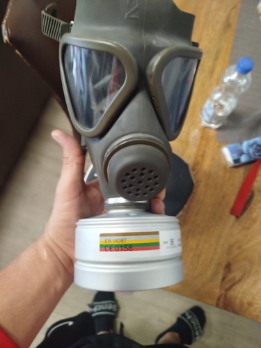 Gasmaske mit filter von - von, auer