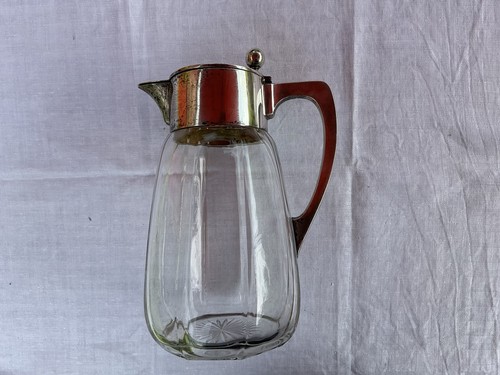Großer glaskrug mit - großer,