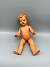 Kleine Spielzeug Puppe aus