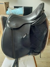 ZALDI Dressursattel 17,5" schwarz mit Ziernähten