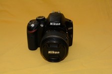 Nikon D3200 mit Nikkor AF-S 18-55 / 3.5-5.6 DX VR  G II, Shuttercount 15.408