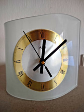 AMS Tischuhr mit gewölbten