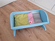 Puppenwiege Holz mit Haba Puppenbettwäsche Frühlingszauber