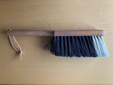 Handfeger/ Handkehrer mit hellen und schwarzen Borsten, ungenutzter Artikel