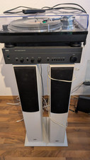  Plattenspieler mit Stereo Integrated Amplifier 314 und Boxen.