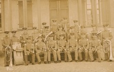 Soldaten-Portrait mit Instrumenten, Regiments-Musik, Schellenbaum, Fotopostkarte