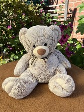 Kuschelwuschel Teddy Bär braun beige grau 30 cm sitzend mit karierter Schleife