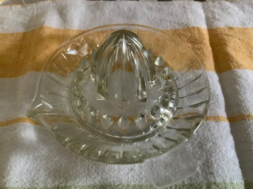 Zitruspresse aus glas mit - zitruspresse,