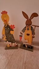 2 nette Figuren aus Holz "Hase & Huhn" mit Schilder Willkommen frohe Ostern Deko