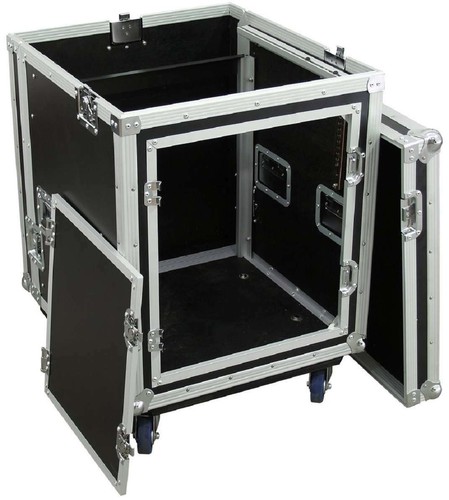 10 he flightcase - /,