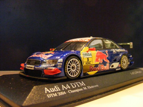 Minichamps 400041405 - 1:43,