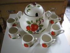 Steingut Bowle Set - Topf und 6 Becher mit Motiv Obst Erdbeere