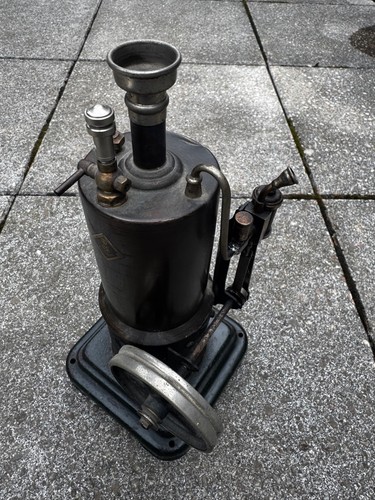 Antike stehende dampfmaschine - antike,