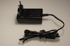 #72 STECKERNETZTEIL 9V 2A 2000 mA NETZTEIL NETZADAPTER