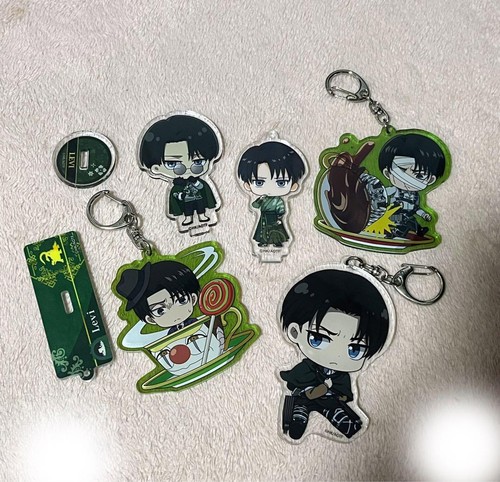 Attack titan levi axta - on,