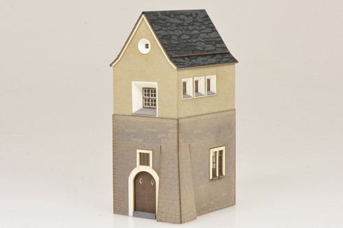 1650 schalthaus susch - susch, h0