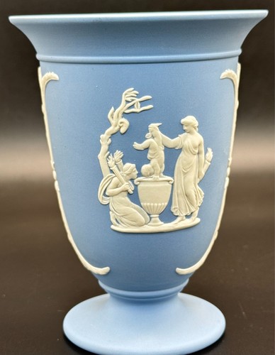 Wedgwood vase england - ⚜️,