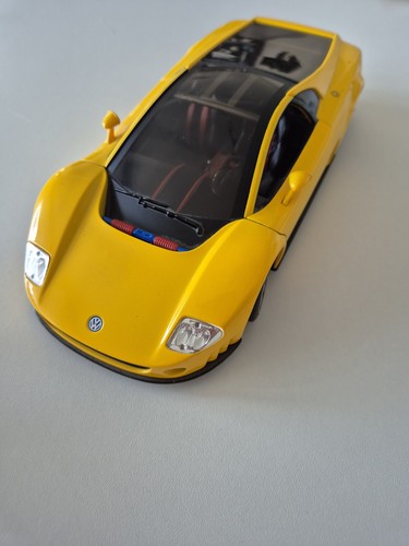 Road signature volkswagen - 1:18,