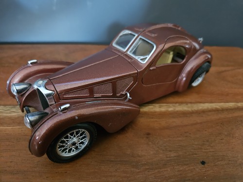 Bburago bugatti atlantic 1936 - bburago,
