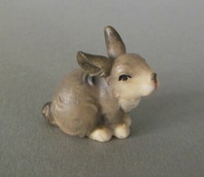 Hase sitzend grau 2,2 cm hoch