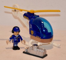 BRIO 33828 orig. Polizei Hubschrauber m Figur und Fracht zur Holzeisenbahn