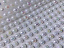 500 Selbstklebende Halbperlen 4mm Rund Deko Hochzeit Verzieren Weiß AB Irisieren