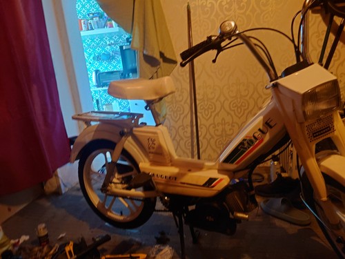 Peugeot 103 mofa roller - 103,