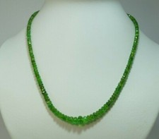 facettierten Halskette mit Tsavorit Steinen