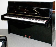 Klavier Steinway & Sons Z-114