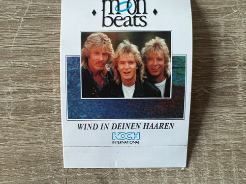 Moon beats wind deinen - moon, in