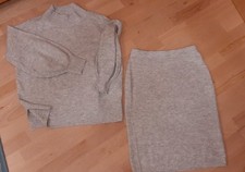 WOW! Hübsches Strickkostüm