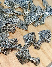 Charms Abstandshalter Spacer Anhänger 40 Stk 18mm Metall Silber Axt Pfeil Hammer