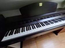 YAMAHA CLAVINOVA CLP-910 Mit