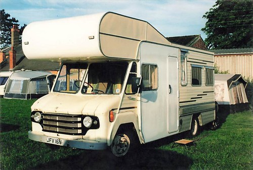 Altes wohnmobil oldtimer - oldtimer, foto