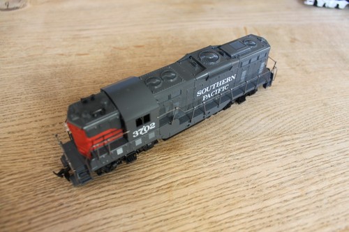 Athearn gp9 pwr 3153 diesel - pwr,