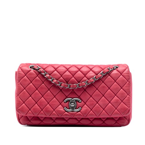Chanel small quilted - chanel,
