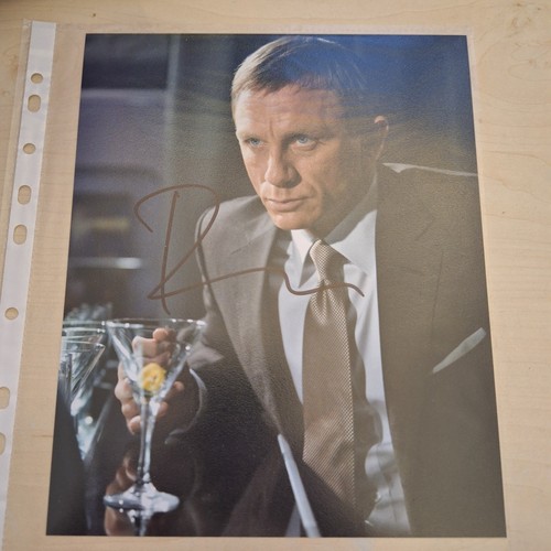 James bond daniel - james,