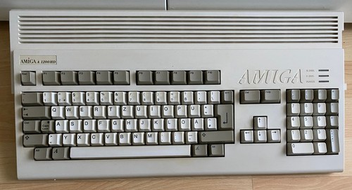 Amiga a1200 with kick - hd,